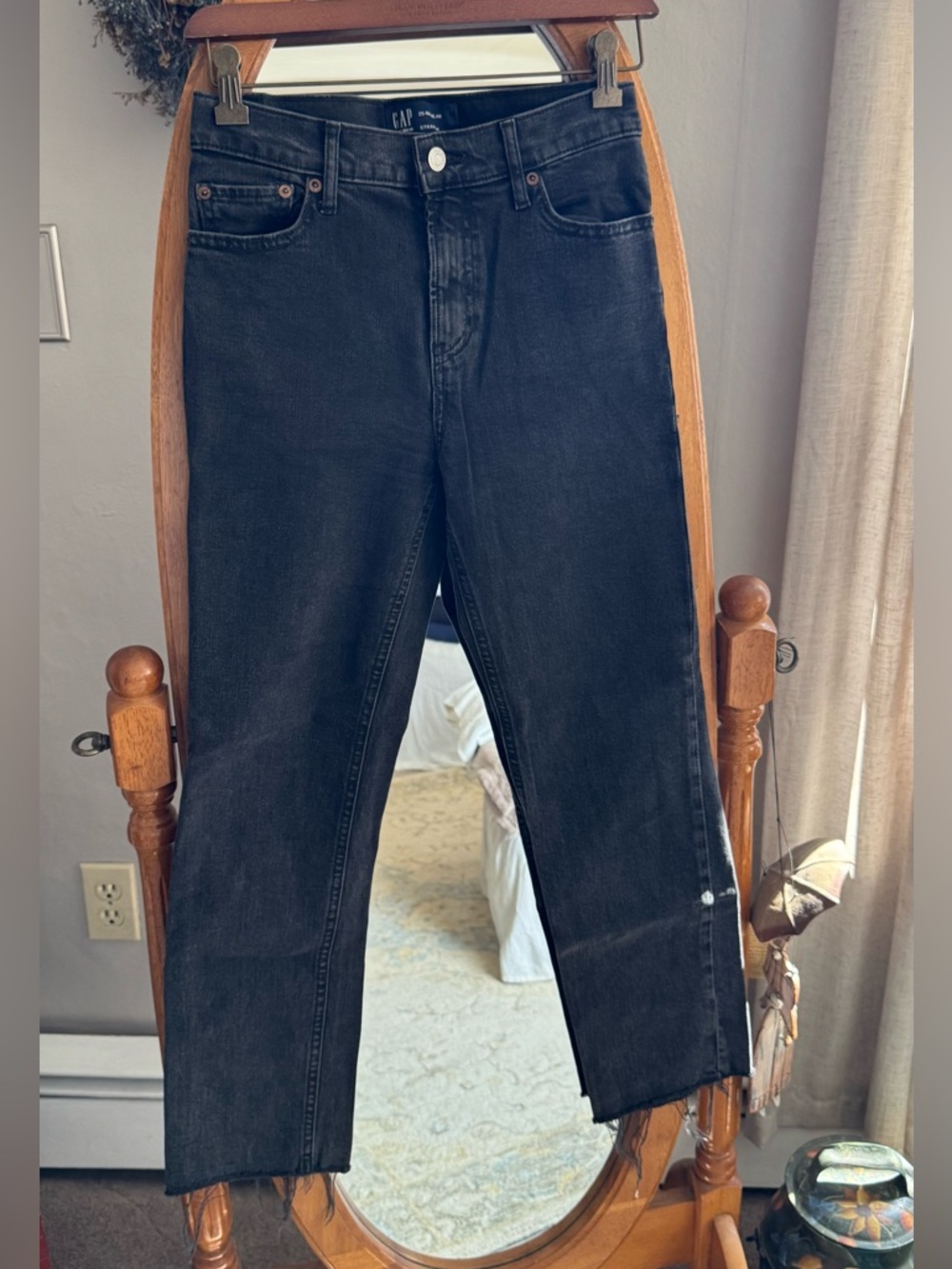 GAP Women's Black Slim Straight Jeans